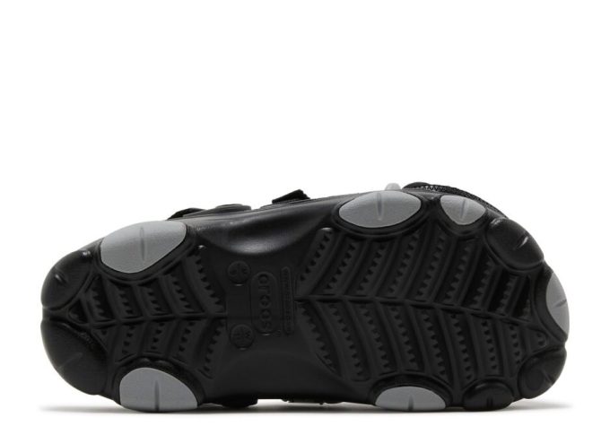BEAMS x Classic All-Terrain Outdoor Clog w kolorze szaro-czarnym