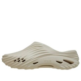 Chodaki Crocs Echo Wave w odcieniu migdałowym 210521-0LL