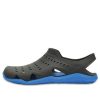 Chodaki Crocs Swiftwater Wave „Czarno-niebieskie” 203963-08U