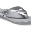 Crocs Kadee II Minimalistyczne, przytulne kapcie sportowe unisex, srebrne 207314-040
