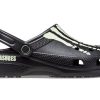 Crocs Pleasures x Classic Clog „Szkielet – świecący w ciemności” 208267-001