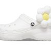 Crocs (WMNS) Klasyczne chodaki w kwiaty w kolorze białym 209236-90H