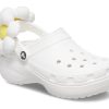 Crocs (WMNS) Klasyczne chodaki w kwiaty w kolorze białym 209236-90H