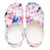 Crocs (WMNS) Klasyczne chodaki z grafiką tie-dye „Garnet & Multi” 205453-6TS