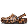 Crocs (WMNS) Klasyczne sandały na co dzień, z nadrukiem w panterkę, z chodakami i nadrukiem zwierzęcym 206676-90L