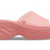 Crocs (WMNS) Skyline Slides „Guava” 208182-6UI