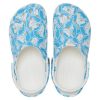 Klapki Crocs Classic Duke Print „Niebiesko-białe” 210003-4OX