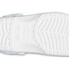 Klapki Crocs Classic Duke Print „Niebiesko-białe” 210003-4OX