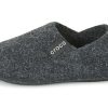 Klapki Crocs Classic Slipper Soft Sole Unisex w kolorze czarnym 205837-060 Klapki Crocs Classic Slipper Soft Sole Unisex w kolorze czarnym 205837-060