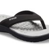 Klapki Crocs (WMNS) Reviva Czarne 205473-060