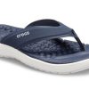 Klapki Crocs (WMNS) Reviva w kolorze głębokiego błękitu 205473-462
