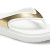 Klapki Crocs (WMNS) z grubą podeszwą w kolorze białego złota „Białe złoto” 206919-100
