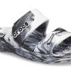 Klapki sportowe Crocs Classic Clog Marble Beach Sports Unisex, biało-czarne, 207701-103 Klapki sportowe Crocs Classic Clog Marble Beach Sports Unisex, biało-czarne, 207701-103