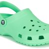 Klapki sportowe Crocs Classic Outdoor Flat Heel w kolorze zielonym 10001-3U3