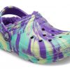Klasyczne chodaki Crocs (GS) z podszewką i marmurkiem „Neon Purple Multi” 207238-573