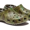 Klasyczne chodaki Crocs „Marble Green” 903733