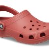 Klasyczne chodaki Crocs „Wino truskawkowe” 10001-6XJ