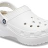 Klasyczne chodaki Crocs (WMNS) z podszewką na platformie w kolorze białym 207938-100