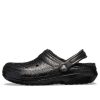 Klasyczne chodaki Crocs z brokatową podszewką w kolorze czarnym 205842001