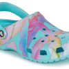 Klasyczne chodaki Crocs z nadrukiem palmy „Neptune Multi” 208587-4NQ