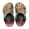 Klasyczne chodaki terenowe Crocs (GS) w kamuflażu „brązowo-zielono-czarne” 207327-960