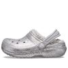 Klasyczne chodaki z brokatową podszewką Crocs (GS) w kolorze srebrnoszarym 205937-00N