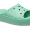 Klasyczne sandały na platformie Crocs (WMNS) w kolorze zielonym 208180-3UG