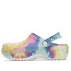 Klasyczne sandały sportowe Crocs (WMNS) z nadrukiem tie-dye, lekkie i wygodne, w kolorze różowo-niebieskim 207151-94S