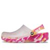 Klasyczne, transparentne, marmurkowe chodaki Crocs w kolorze „Transparent Pink” 207407-94S