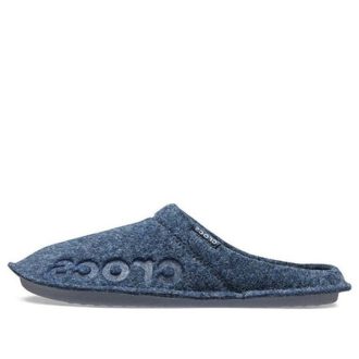 Lekkie, unisexowe kapcie Crocs w kolorze głębokiego błękitu 205917-459