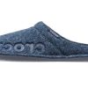 Lekkie, unisexowe kapcie Crocs w kolorze głębokiego błękitu 205917-459