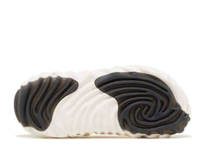 Salehe Bembury x Pollex Clog „Próbka do noszenia” – ekskluzywna wersja Paris Fashion Week