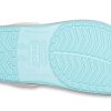 Sandały Crocs Classic Clog Pattern Crocs Beach w kolorze lodowego błękitu 205579-4IU Sandały Crocs Classic Clog Pattern Crocs Beach w kolorze lodowego błękitu 205579-4IU
