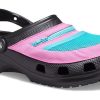 Sandały Crocs Classic Clog Pocket w kolorze czarno-różowym 206612-0I8