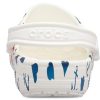 Sandały Crocs Classic Clog Printing w kolorze biało-niebieskim 206053-94S
