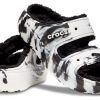 Sandały Crocs Classic Cozzzy Marbled „Czarno-białe” 207907