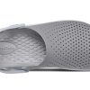 Sandały Crocs LiteRide Flash w kolorze dymno-szarym i białym 204592-06J