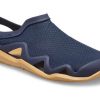 Sandały Crocs w kolorze granatowym 205701-4KL