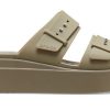 Sandały Crocs (WMNS) Brooklyn Low Wedge w kolorze beżowym 207431-260
