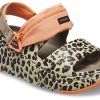 Sandały Crocs (WMNS) Hiker Xscape Animal „Khaki Leopard” 208611-2BY Sandały Crocs (WMNS) Hiker Xscape Animal „Khaki Leopard” 208611-2BY