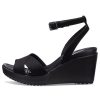 Sandały Crocs (WMNS) Leigh II Cross Strap na kostce w kolorze czarnym 204950-060