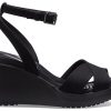 Sandały Crocs (WMNS) Leigh II Cross Strap na kostce w kolorze czarnym 204950-060
