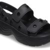 Sandały Crocs (WMNS) Skyline z ćwiekami w kolorze czarnym 209025-001