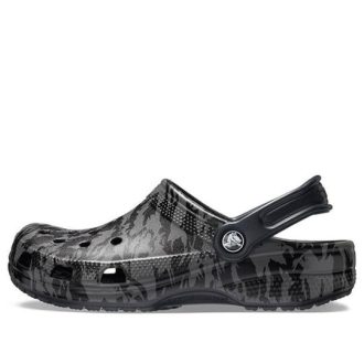 Sandały plażowe Crocs Classic Clog Camouflage Printing w kolorze czarnym, unisex, 206454-001