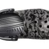 Sandały plażowe Crocs Classic Clog Camouflage Printing w kolorze czarnym, unisex, 206454-001