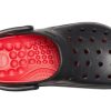 Sandały plażowe Crocs Reviva czarno-czerwone 205852-0BU