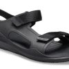 Sandały sportowe Crocs Swiftwater Light Cozy w kolorze czarnym 206526-060