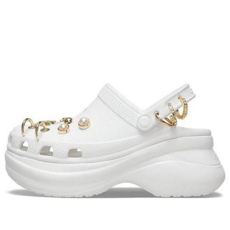 Sandały sportowe Crocs (WMNS) Clog Outdoor Classic w kolorze białym 207389-103