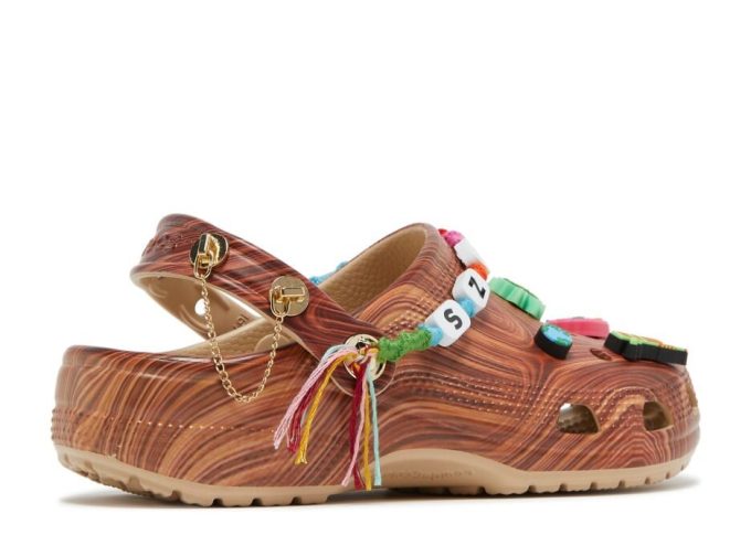 SZA x Wmns Classic Clog „Woodgrain”